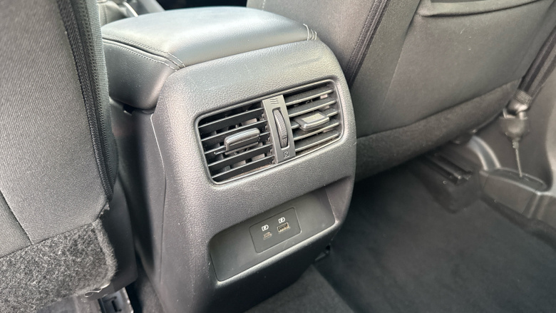 Nissan Qashqai 1.3 DiG-T MH Premiere Edition 5dr Petrol Hatchback